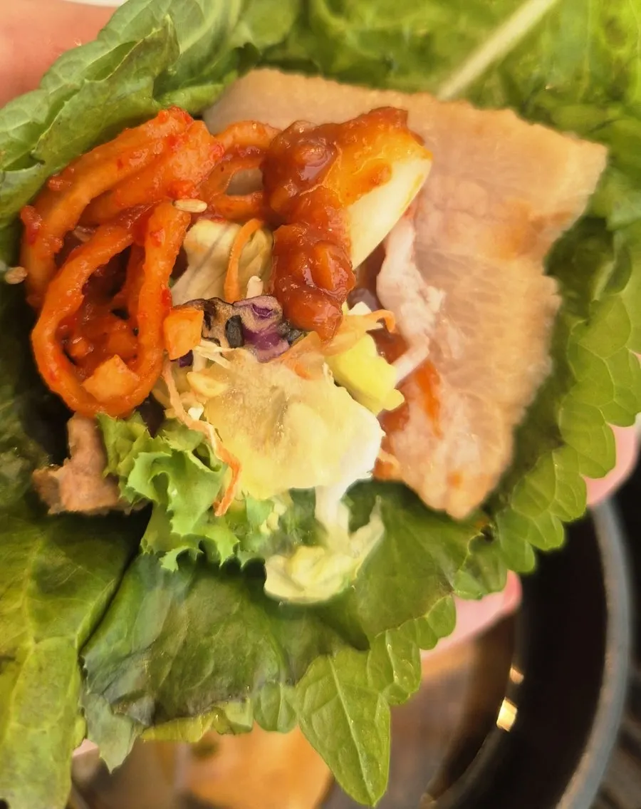 Wrap vegetables including lettuce and perilla leaves