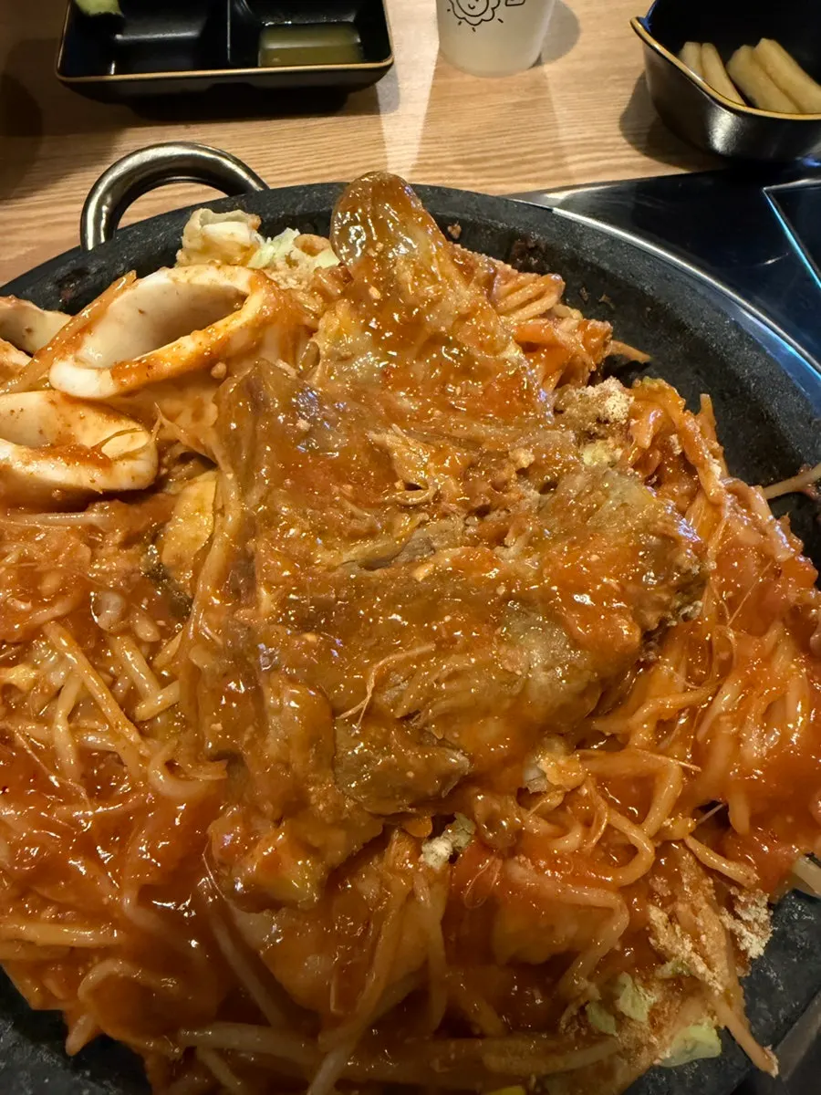 Seafood and pork bone jjim selection
