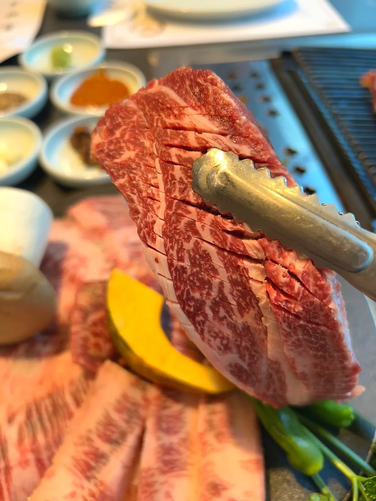 한SET 400g 1++ 등심과 한우갈비살 생고기 접시