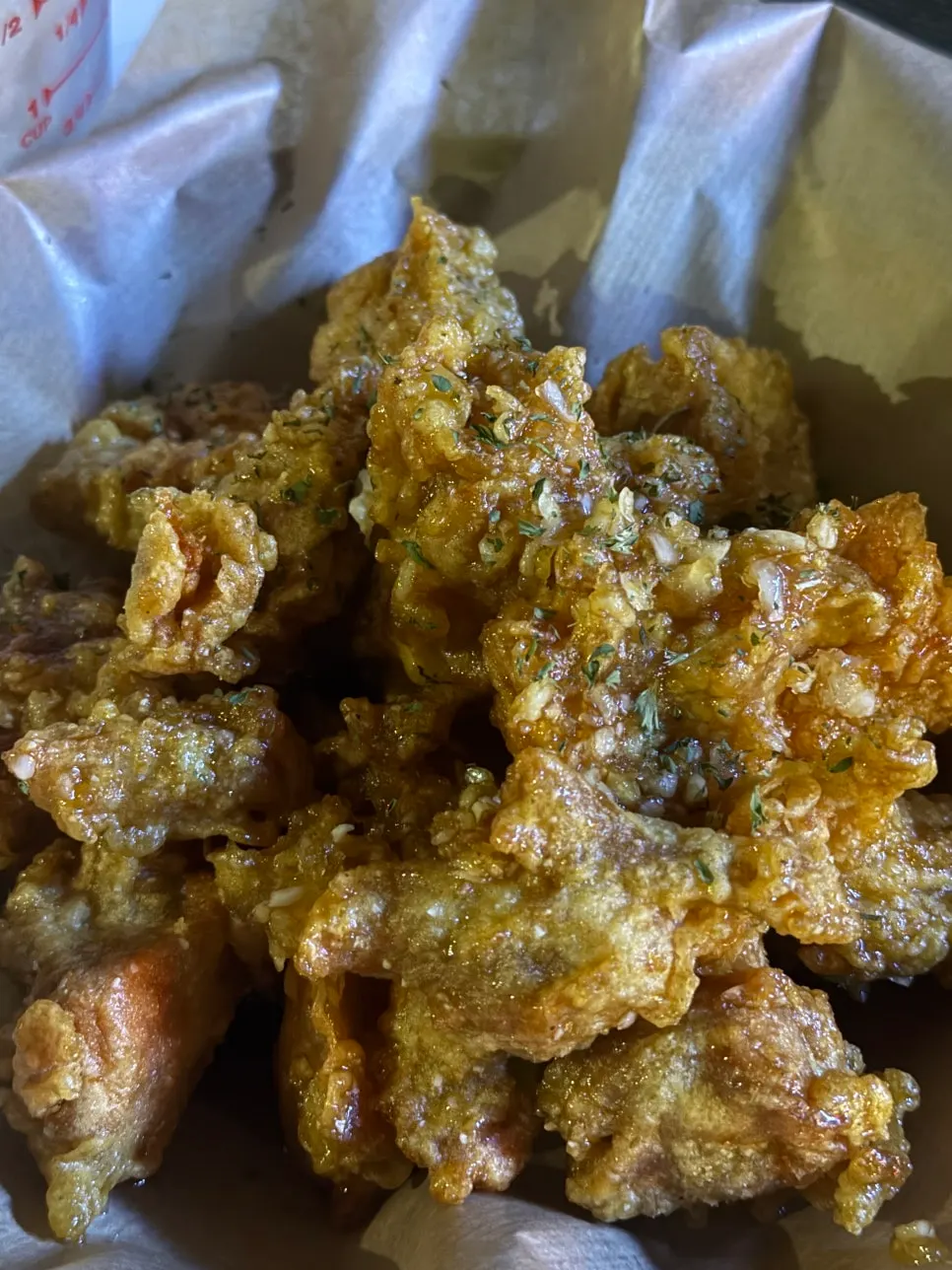 Crispy-outside, juicy-inside electric rotisserie chicken meat