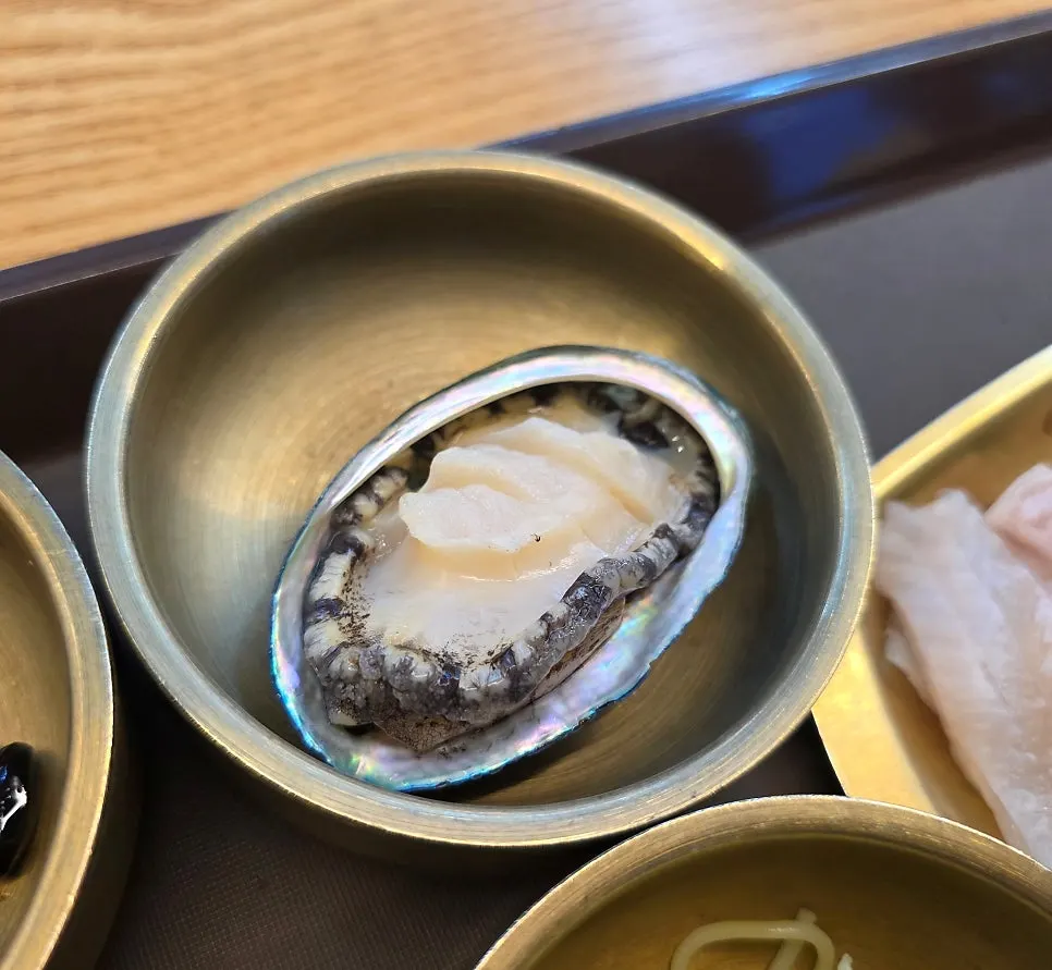 Plate of three kinds of mulhoe sashimi served separately