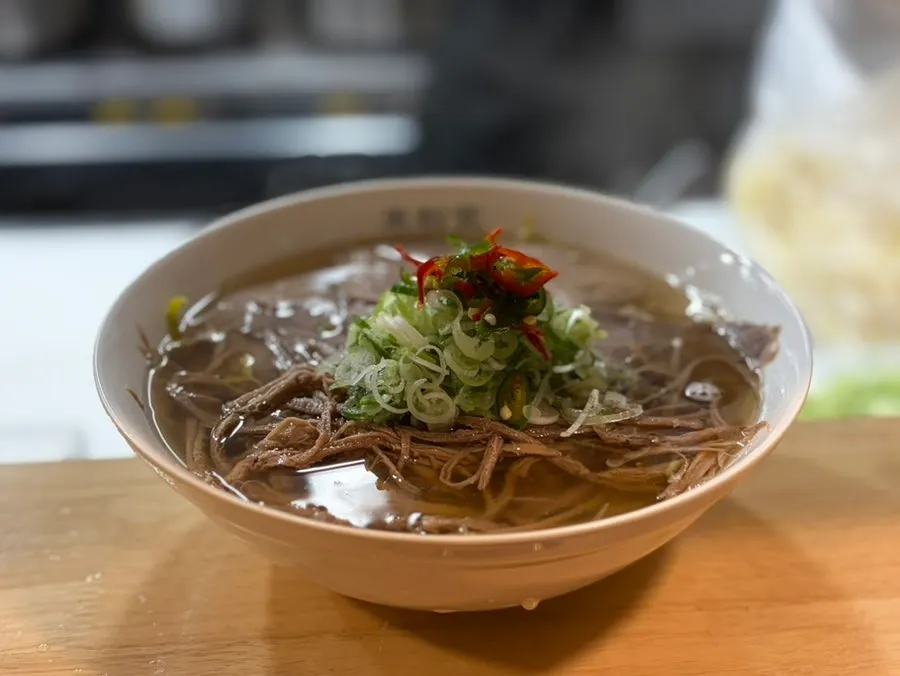 Chadolbagi pho served with side dishes