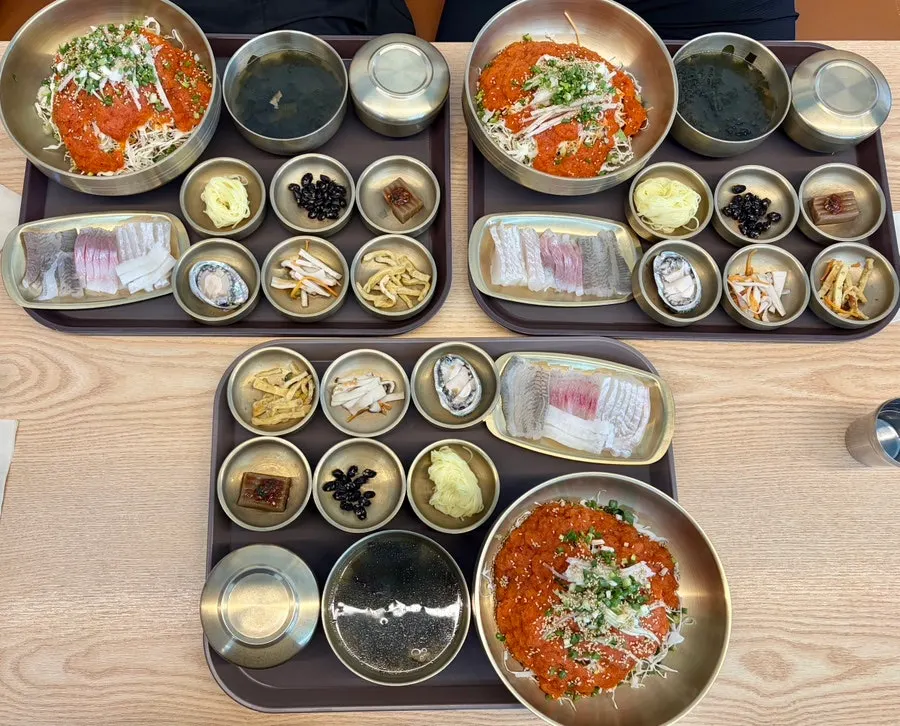 The ordered three-kind assorted mulhoe