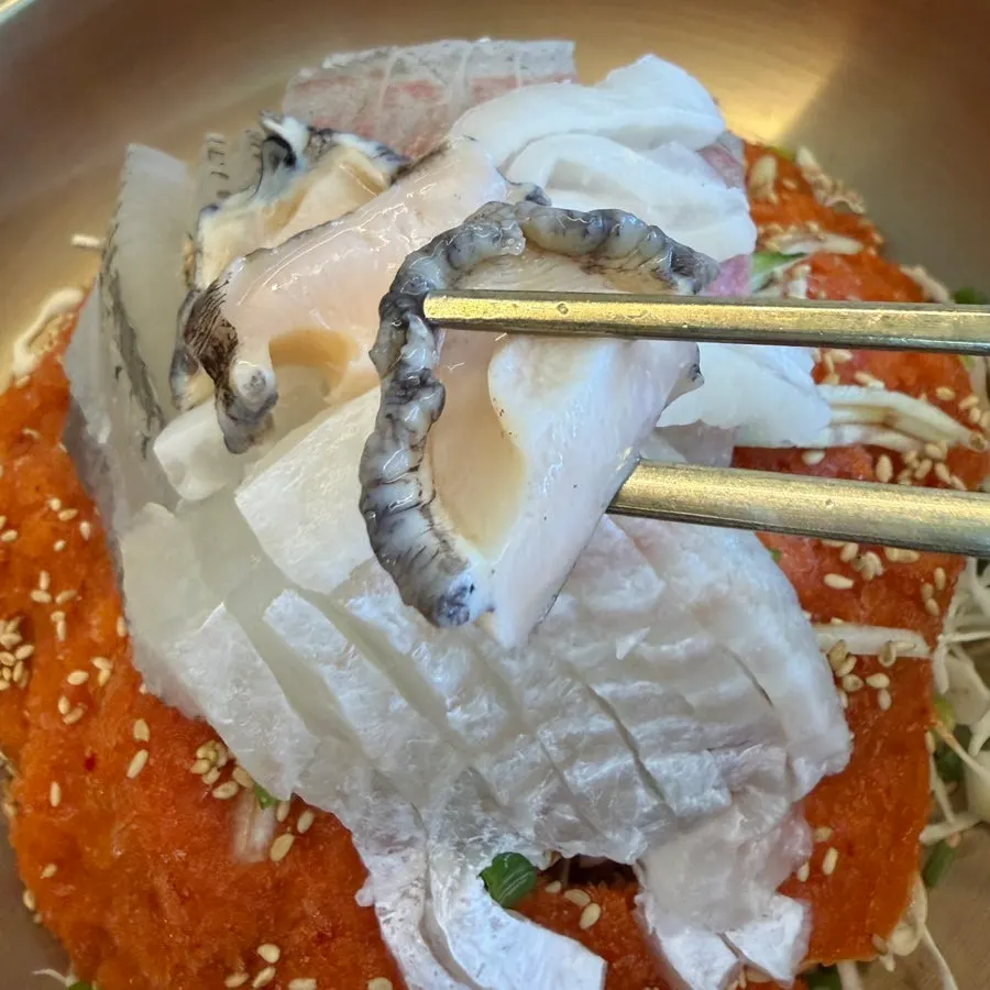 Abalone served with the mulhoe