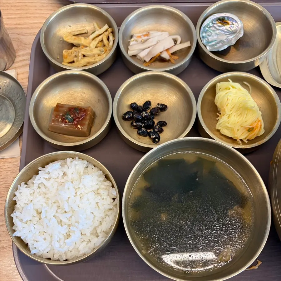 Side dishes served with mulhoe