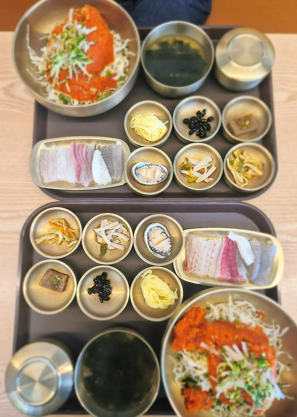 트레이에 담긴 물회 1인 한 상