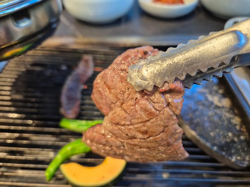 Hanwoo grilled for comparing three cuts
