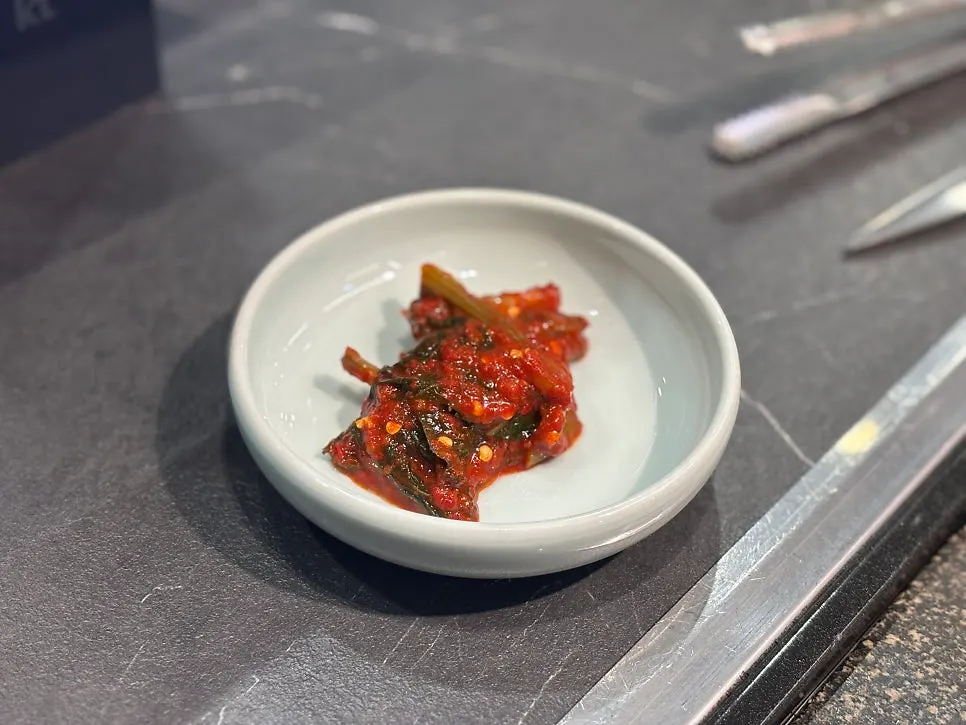 정갈하게 나온 용한우 명지점 반찬