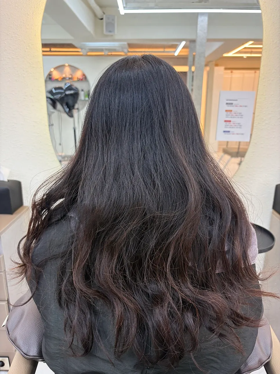 Waiting area before the color appointment