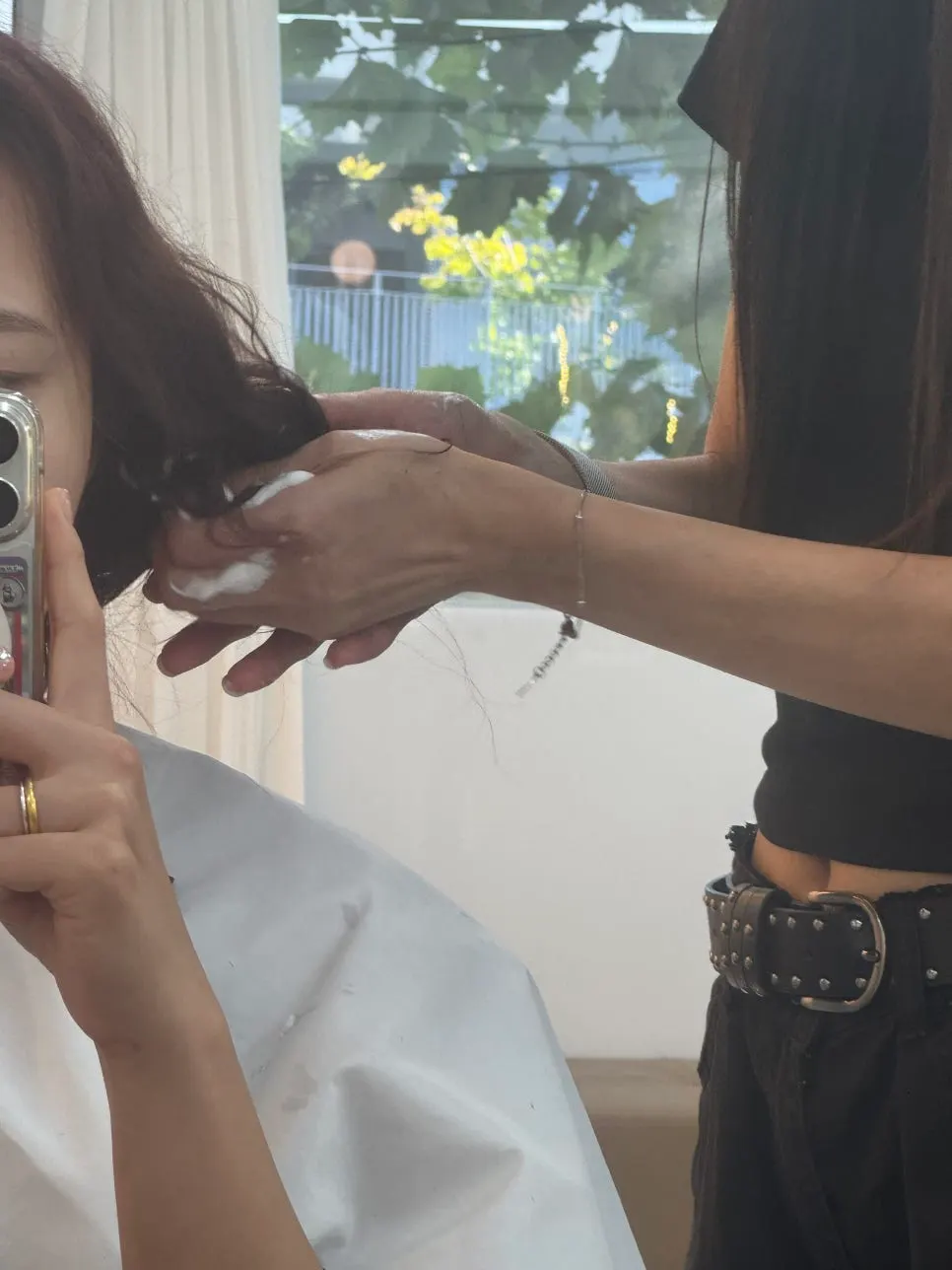 Dried purple-red hair color after shampooing