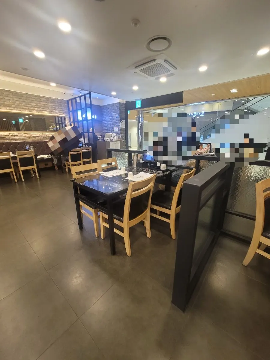 Long private space extending toward the back