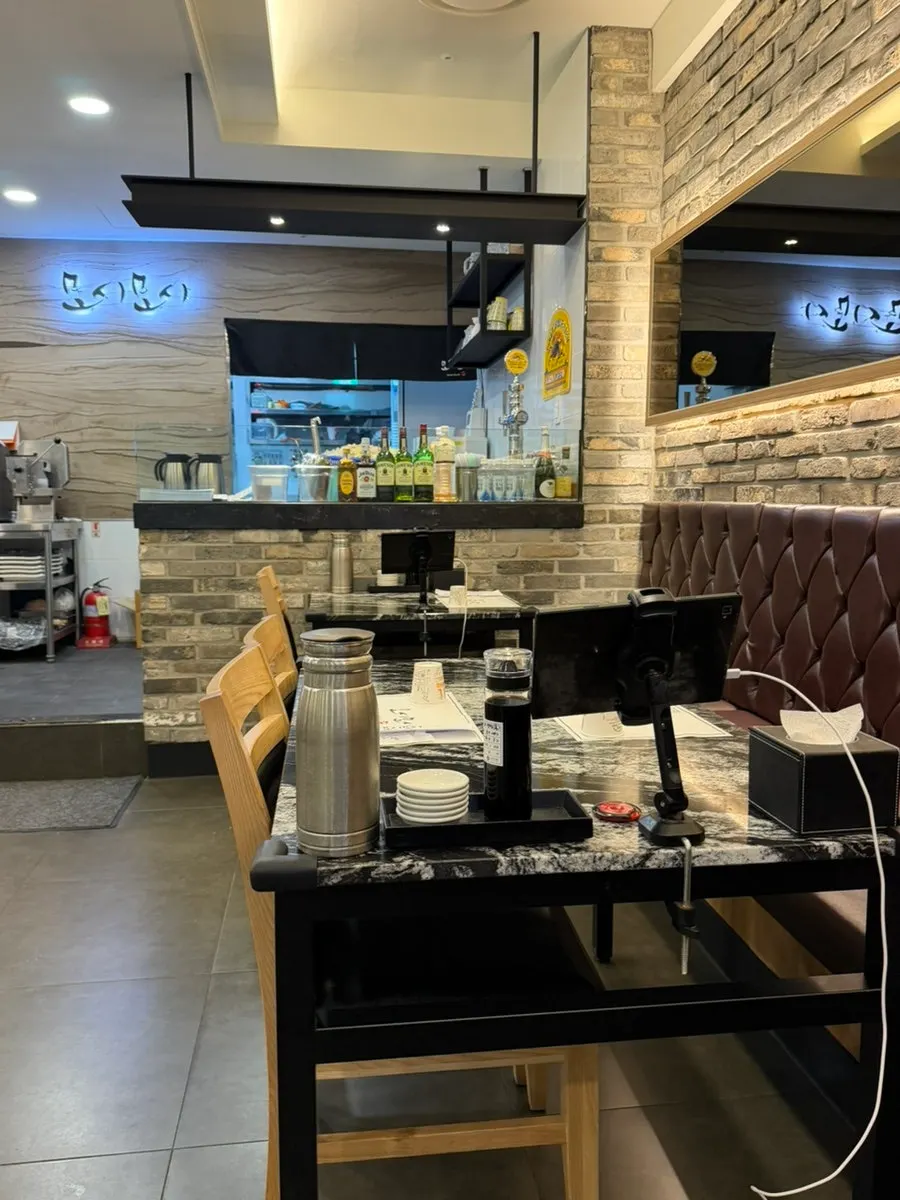Quiet seating area at Moshi Moshi Sushi Dongnae Branch