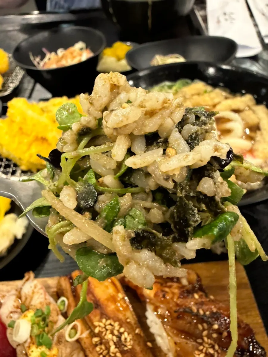 게내장이 듬뿍 담긴 그릇