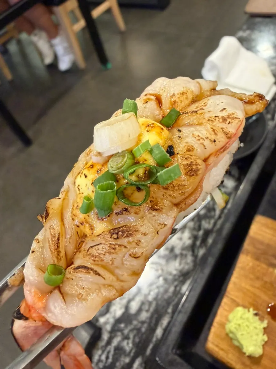붉은빛 참치 아카미 초밥