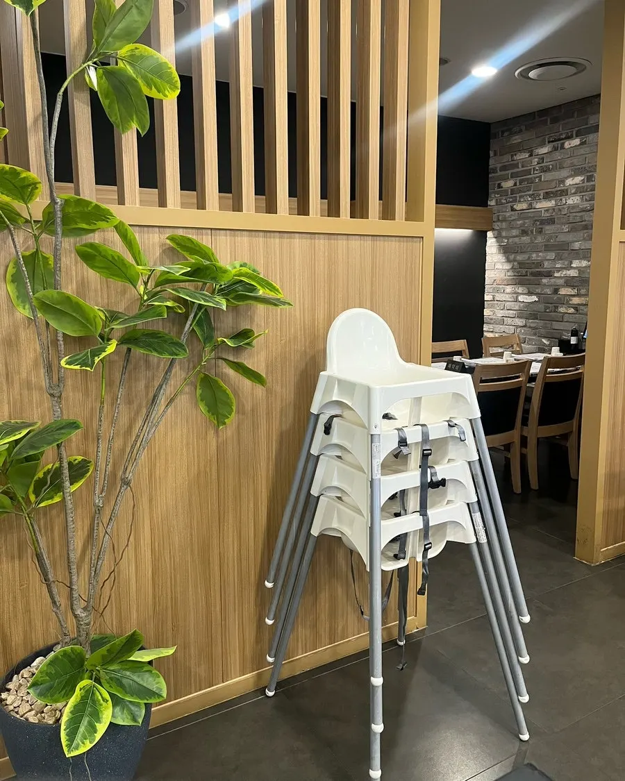 혼밥하기 좋은 모시모시 스시 다찌석