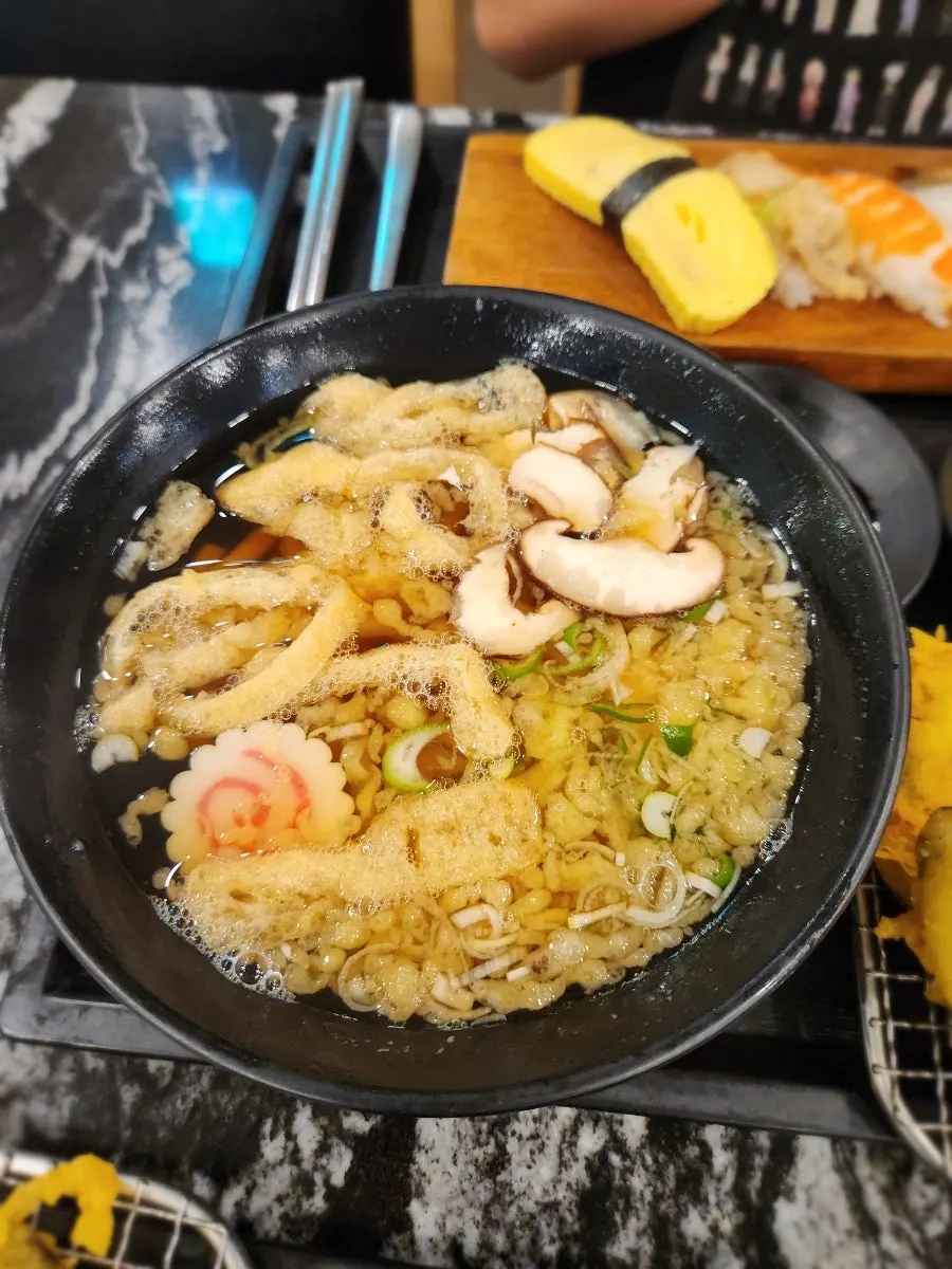 レタスたっぷりの野菜サラダ