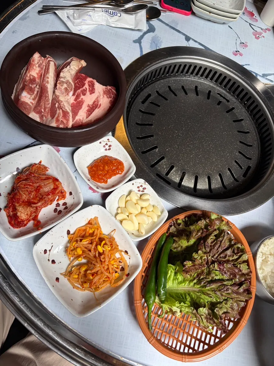 Table setting at Meongseokjip