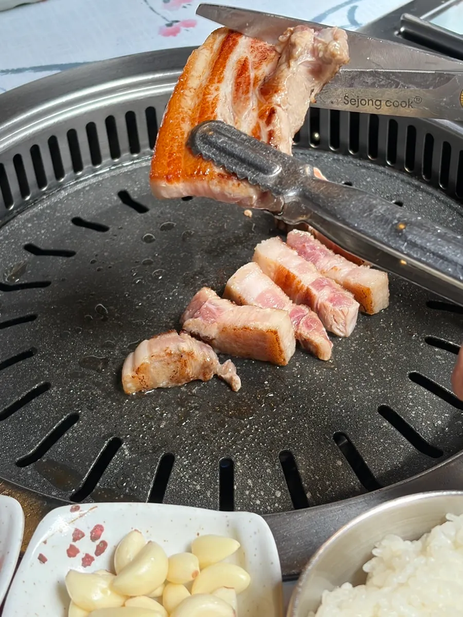 The Meongseokjip set made up of thick pork belly and pork neck