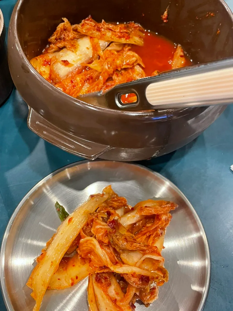 직접 기른 배추로 만든 김치 반찬