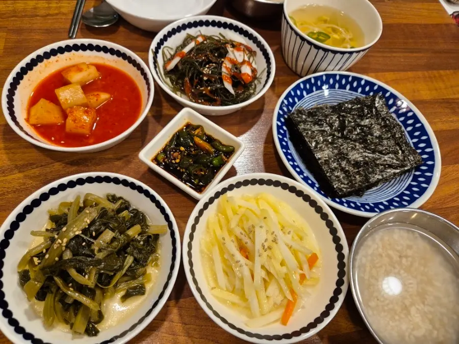 Basic side dishes served with the meal