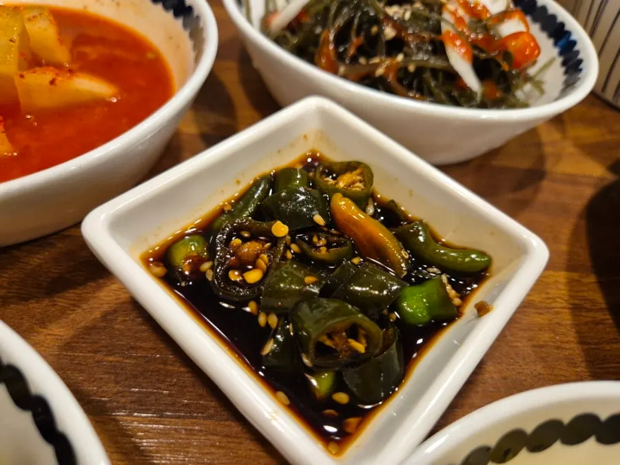 Bowl of blanched bean sprout side dish