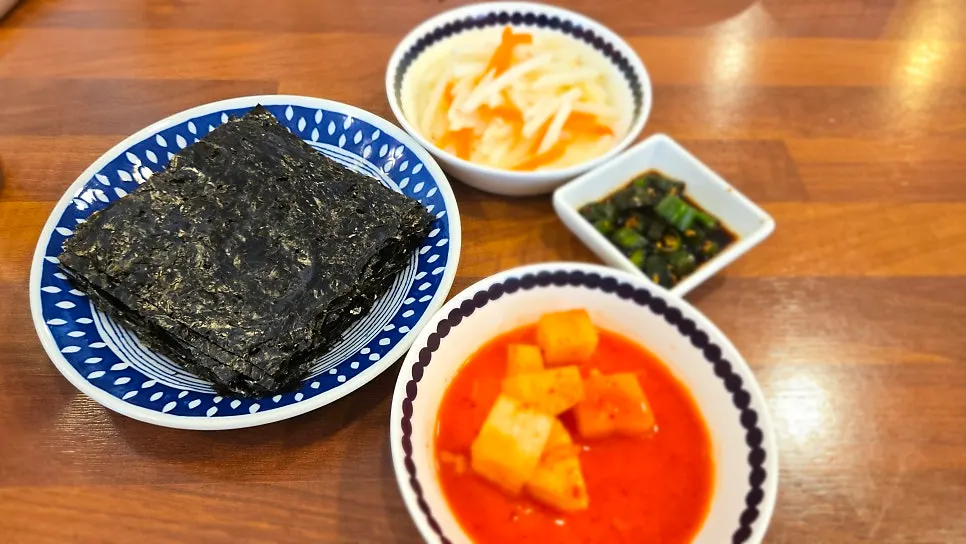 Basic side dishes served with the braised pollock