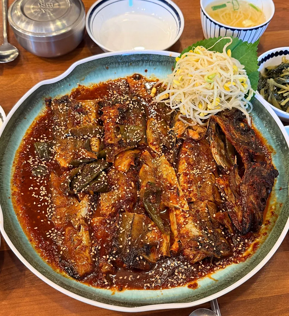 콩나물국까지 차려진 한식 한상