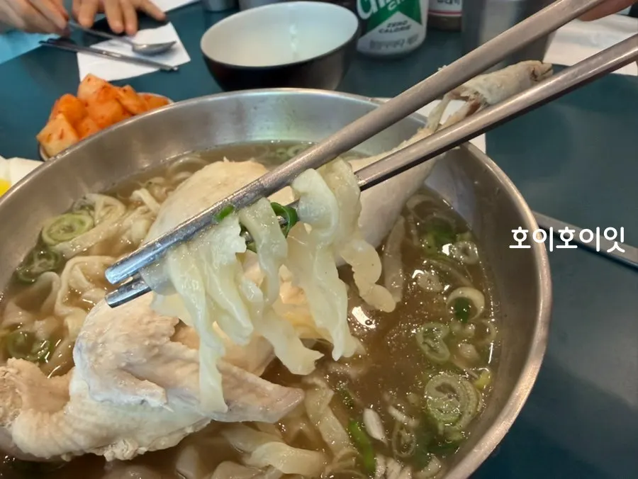 쫄깃한 칼국수 면발