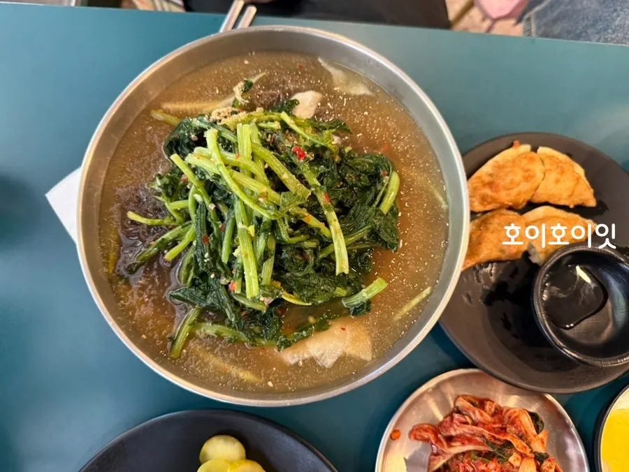 열무김치가 듬뿍 올라간 물냉면