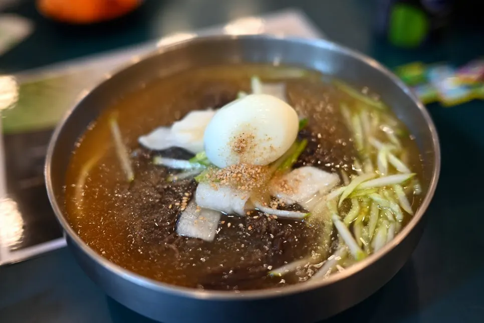 Kids' tableware, seaweed, and vitamins service