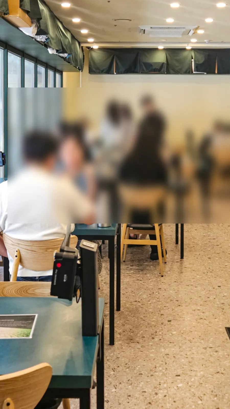 Interior of Myeongyeok with closely-packed tables