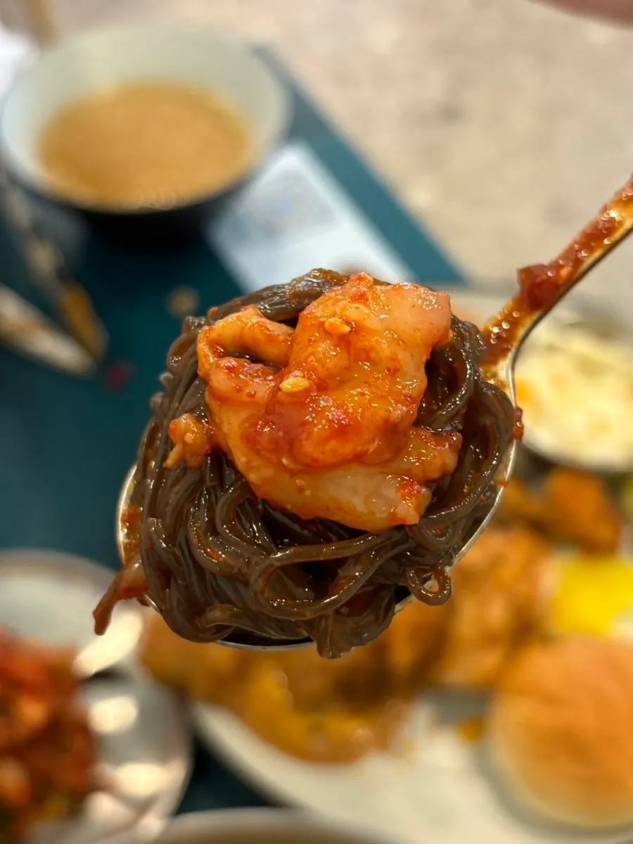 게살을 발라 비빈 양념게장비빔냉면