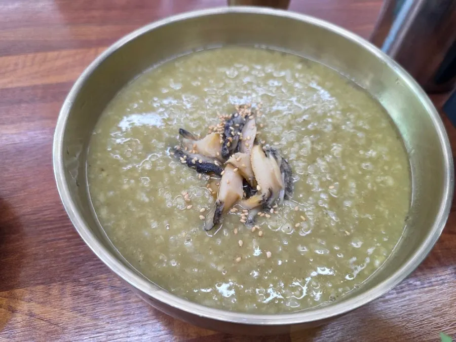 The abalone porridge ordered alongside