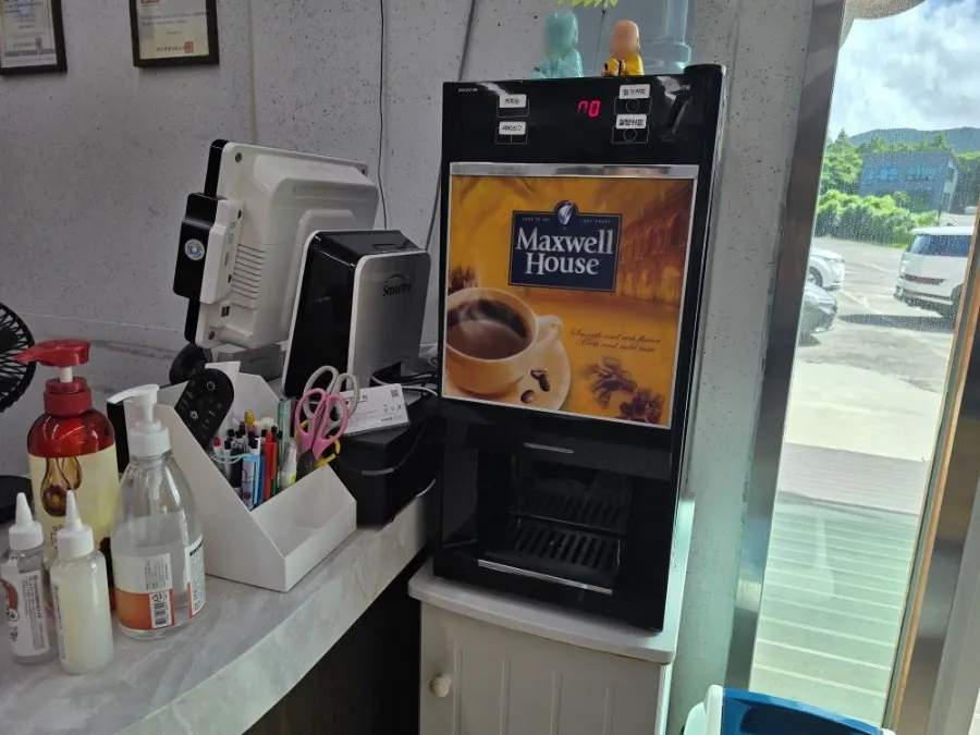 Self-serve coffee corner for after the meal