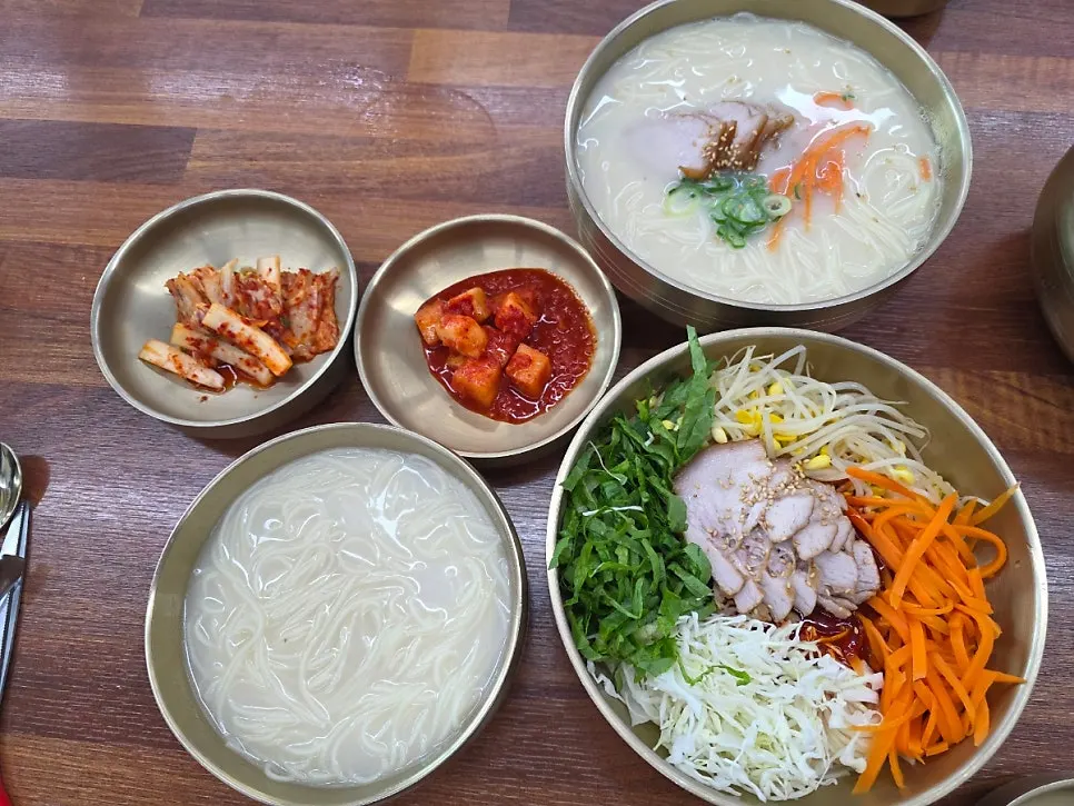 Location of Myeonjumak Jeju Main Branch near Saryeoni Forest Path and Eco Land