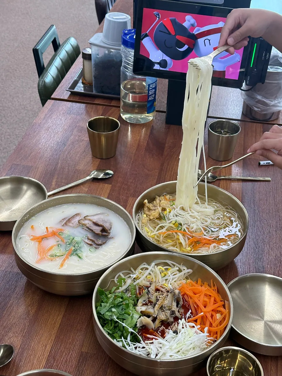 Anchovy noodles, the kids' first pick