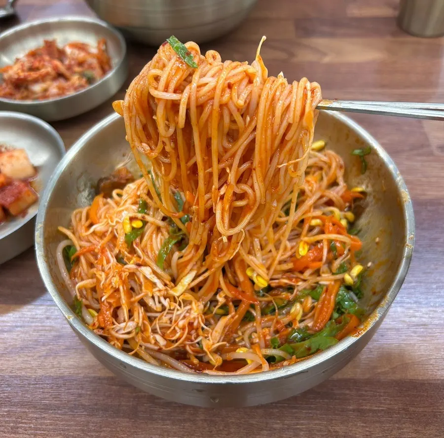 Spicy-tangy mixed bibim guksu