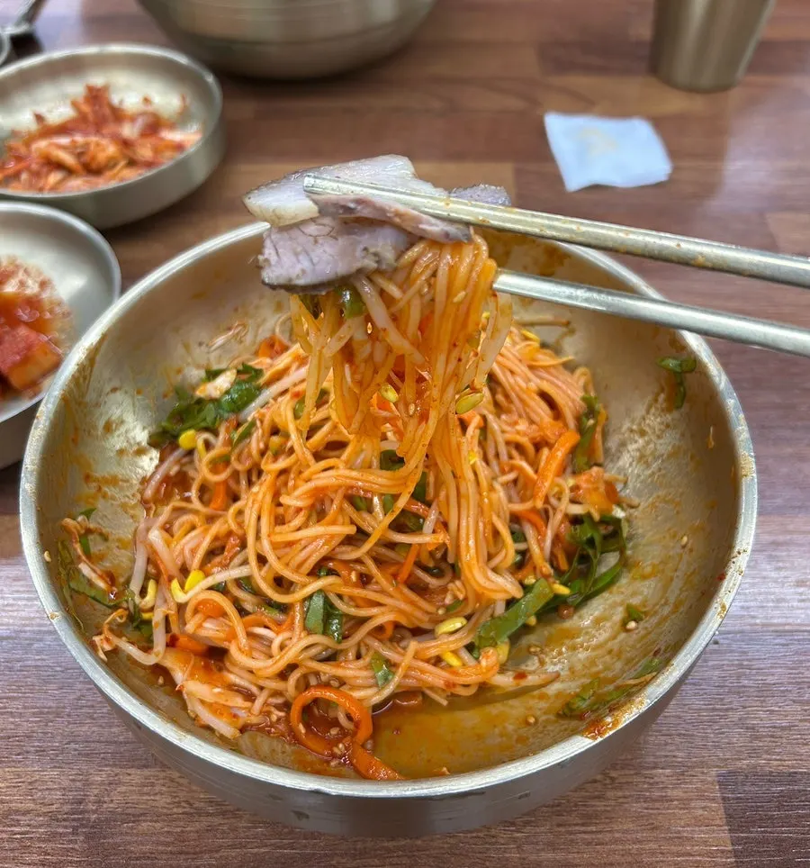 Empty noodle bowls with nothing left over