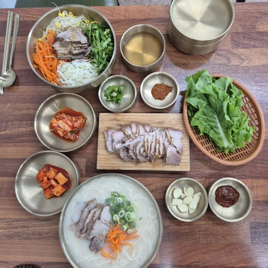 소독기에 마련된 유아식기와 집기