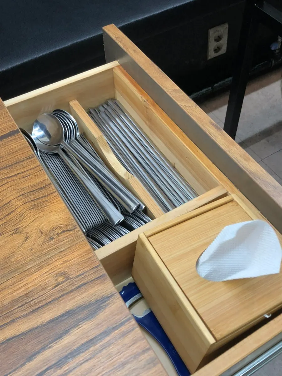 솥뚜껑 위 김치와 콩나물 기본 세팅