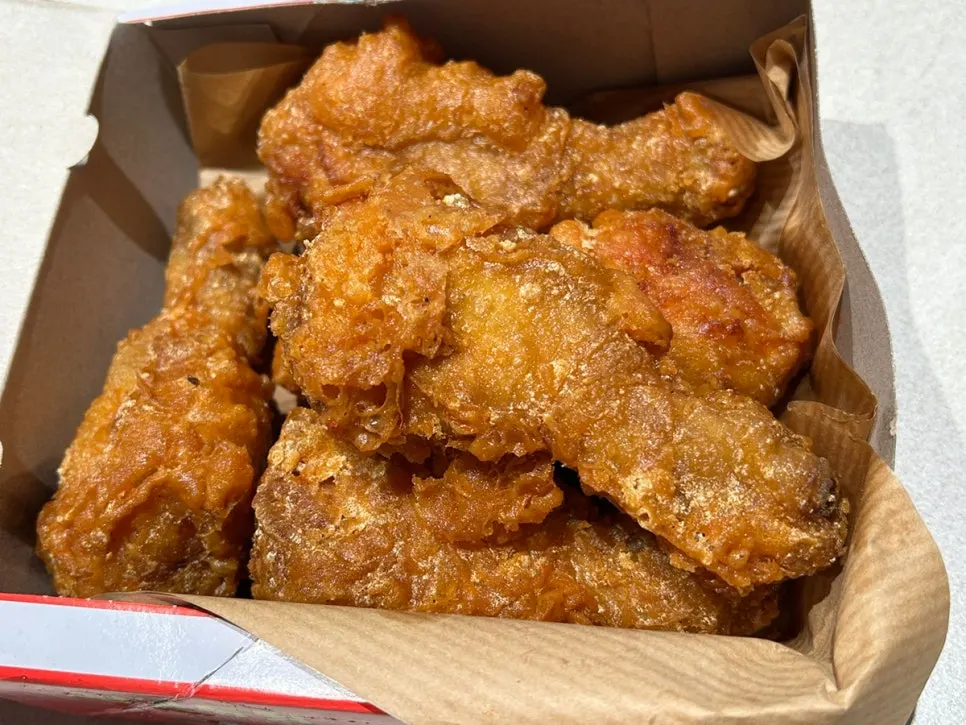 Chicken drumsticks with a thin fried coating