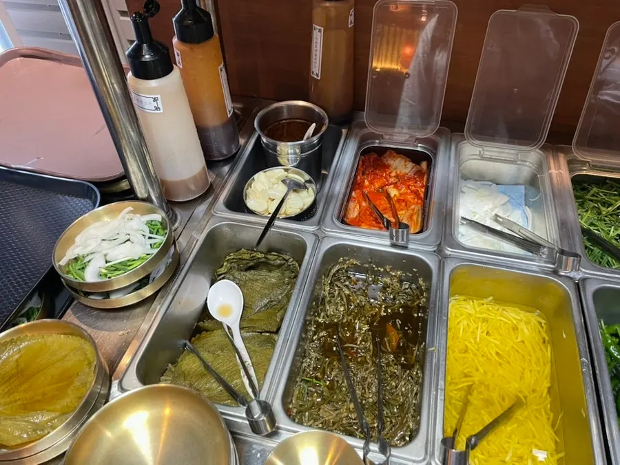 반찬 셀프바 코너