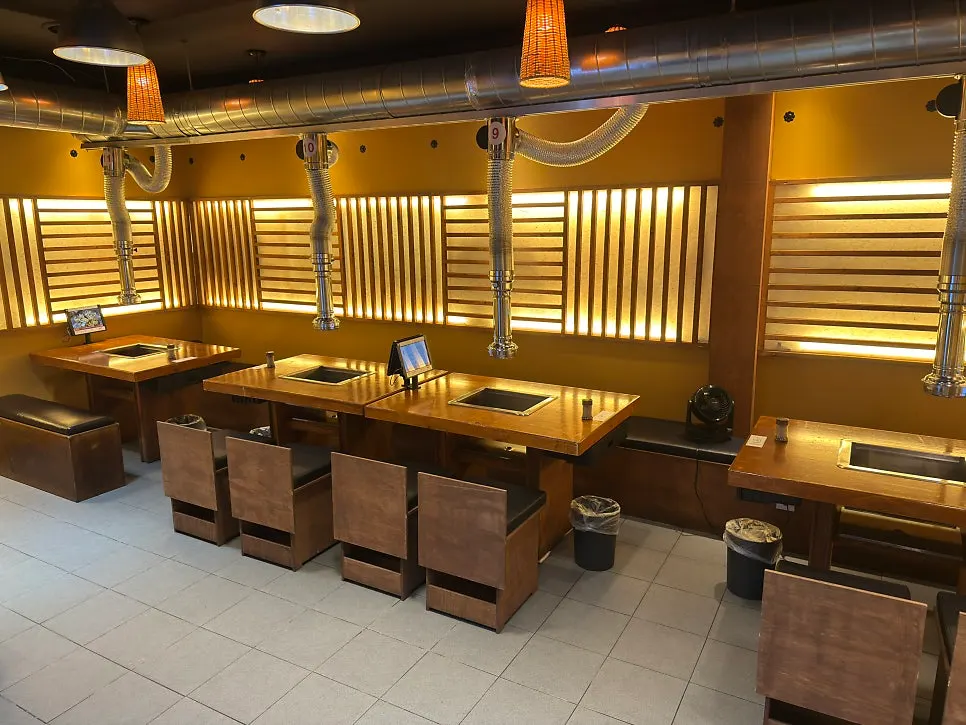 Interior dining hall of Cheonsangae Jangeoga Myeonmok Sagajeong Branch