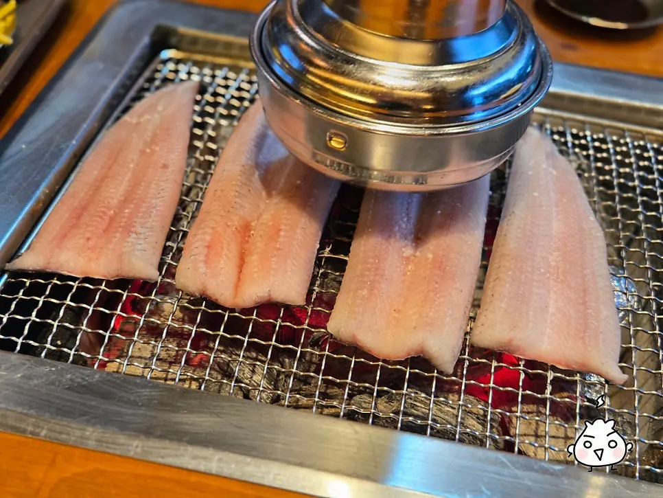 Plump eel on the Yeoju charcoal grill