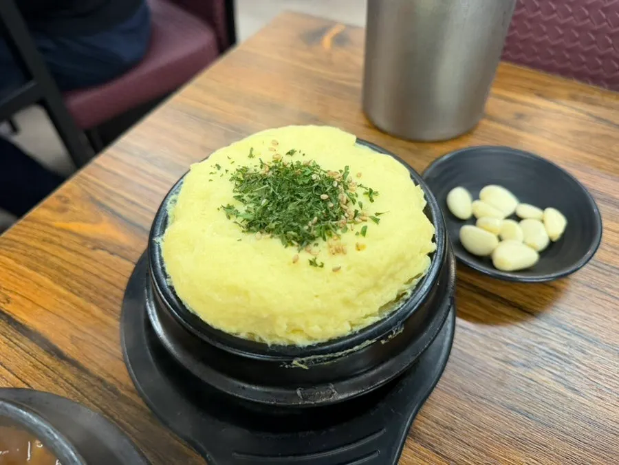 Steamed egg included in the couple set
