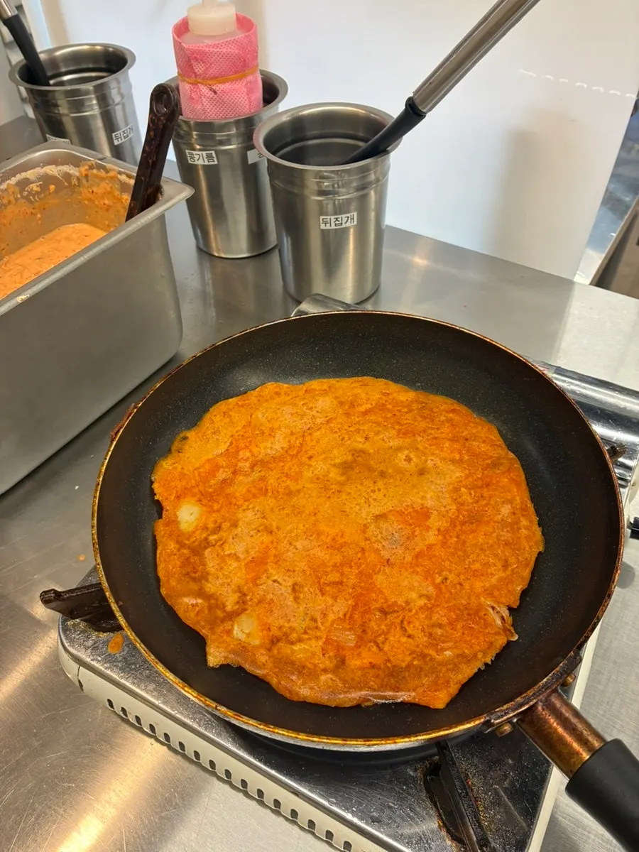 The DIY kimchi pancake frying station