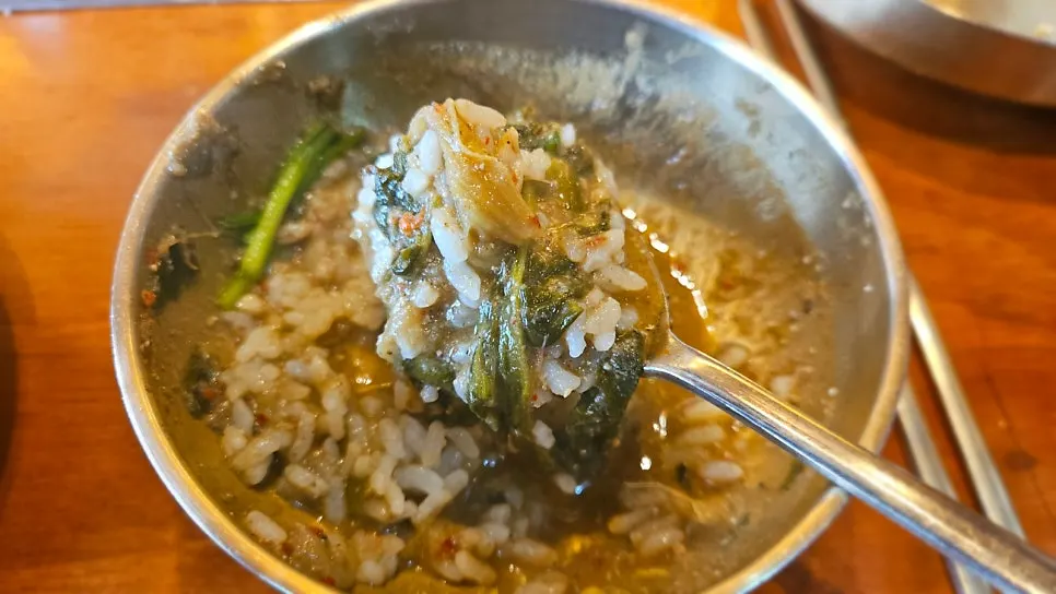 A hearty eel soup meal