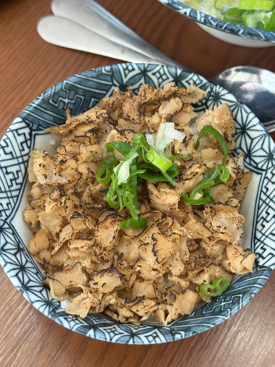 돈코츠라멘과 불맛미니부타동 세트