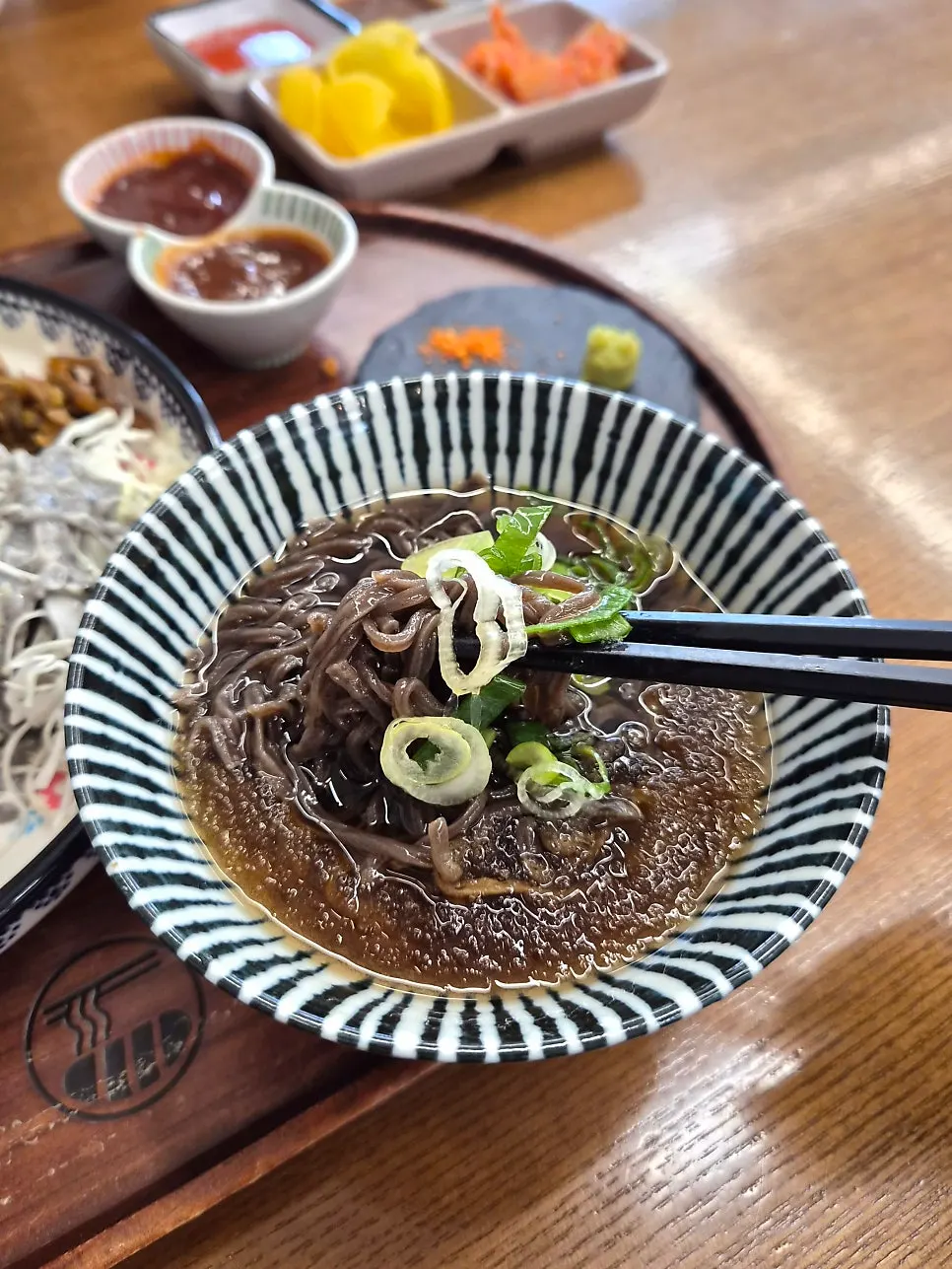 살얼음 낀 미니 냉소바 육수