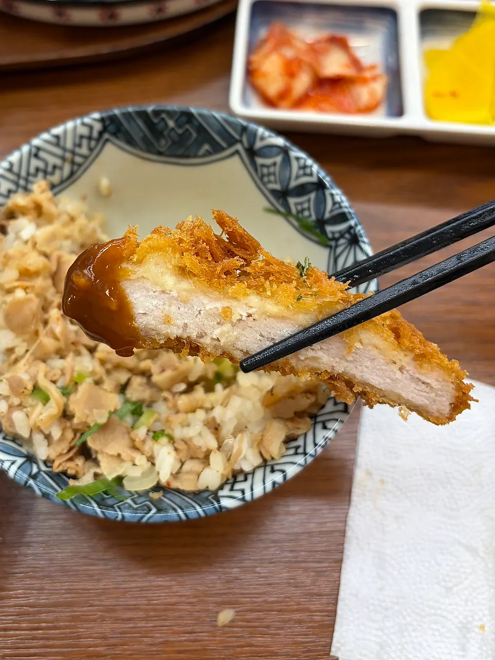 매운소스와 안매운소스 두 가지